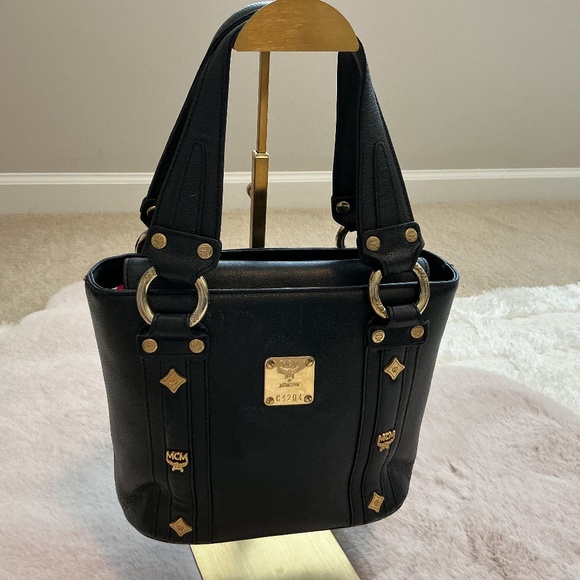 MCM BUCKET BAG WITH SHOULDER STRAPS - Picture 1 of 3